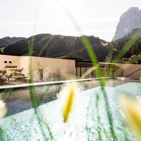 Hotel Touring Dolomites Santa Cristina Val Gardena المظهر الخارجي الصورة
