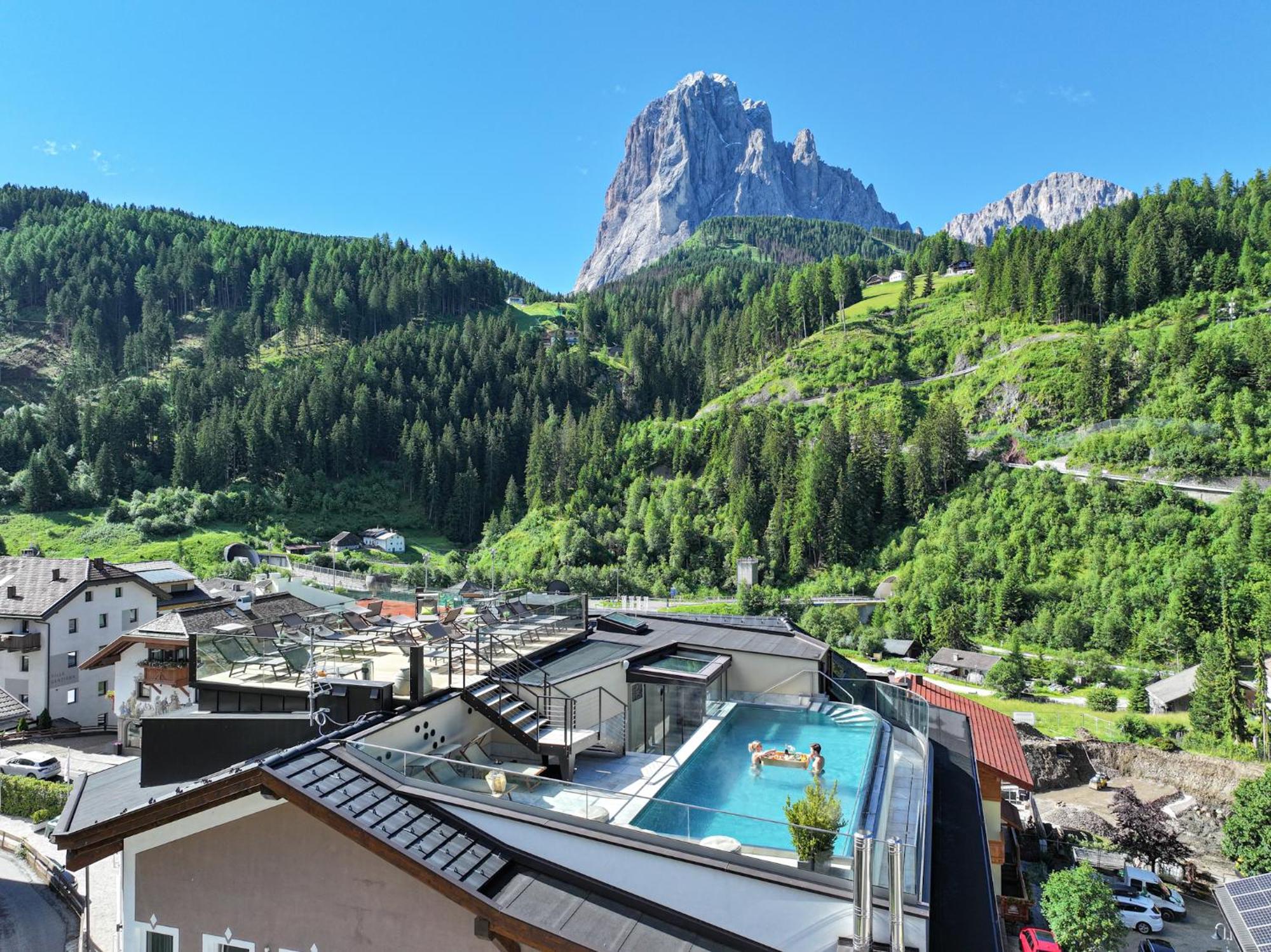 Hotel Touring Dolomites Santa Cristina Val Gardena المظهر الخارجي الصورة